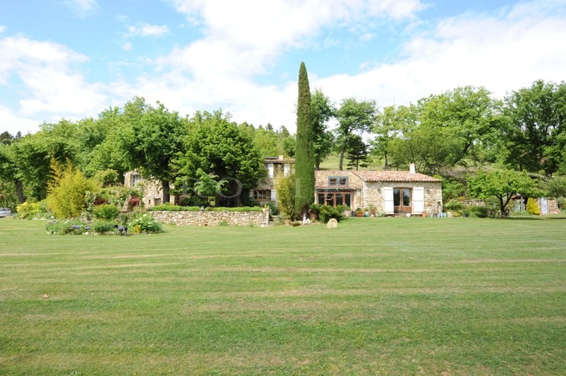 Monts du Vaucluse, for sale, house full of charm, with swimming pool and outbuildings