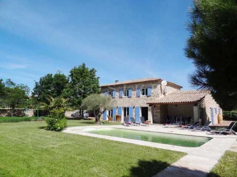 Just a few minutes away from one of the most beautiful villages of the Luberon, stone built house with swimming pool for sale at ROSIER's