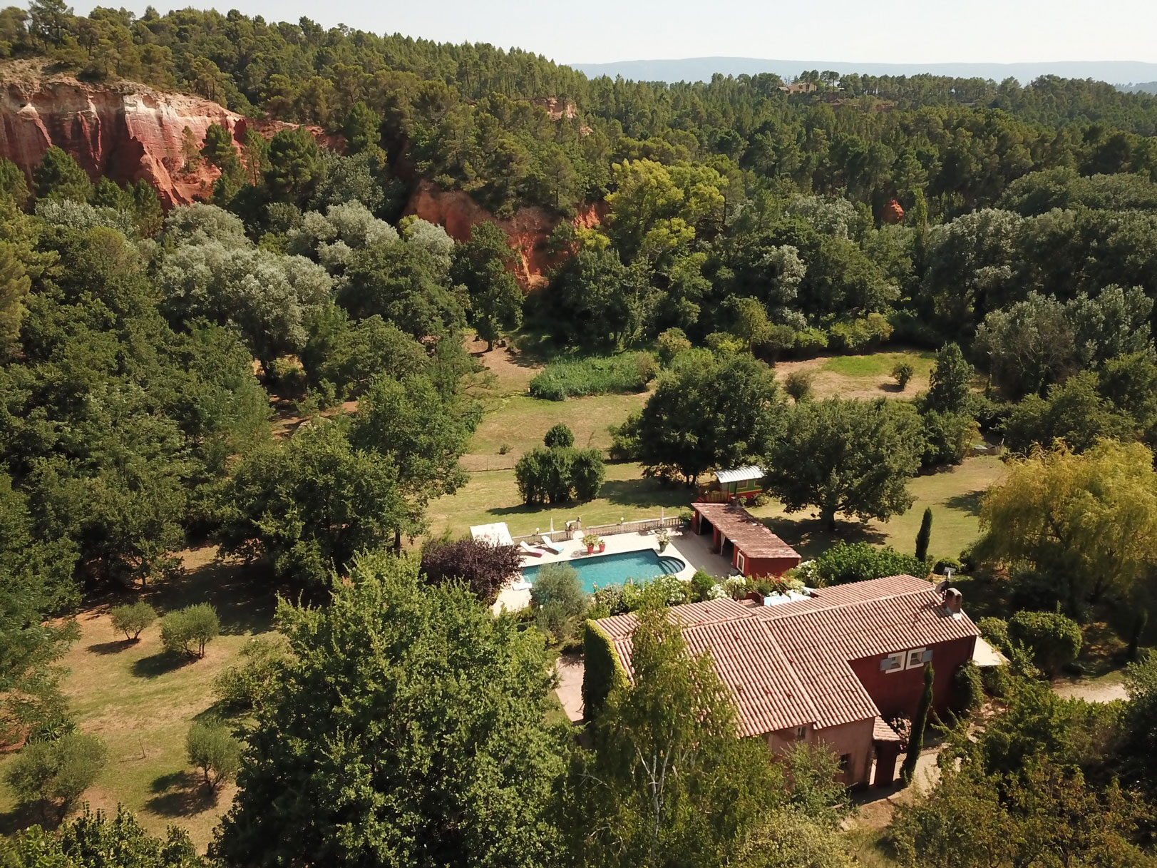 Location Roussillon en Luberon, maison à louer avec magnifique vue sur les Ocres