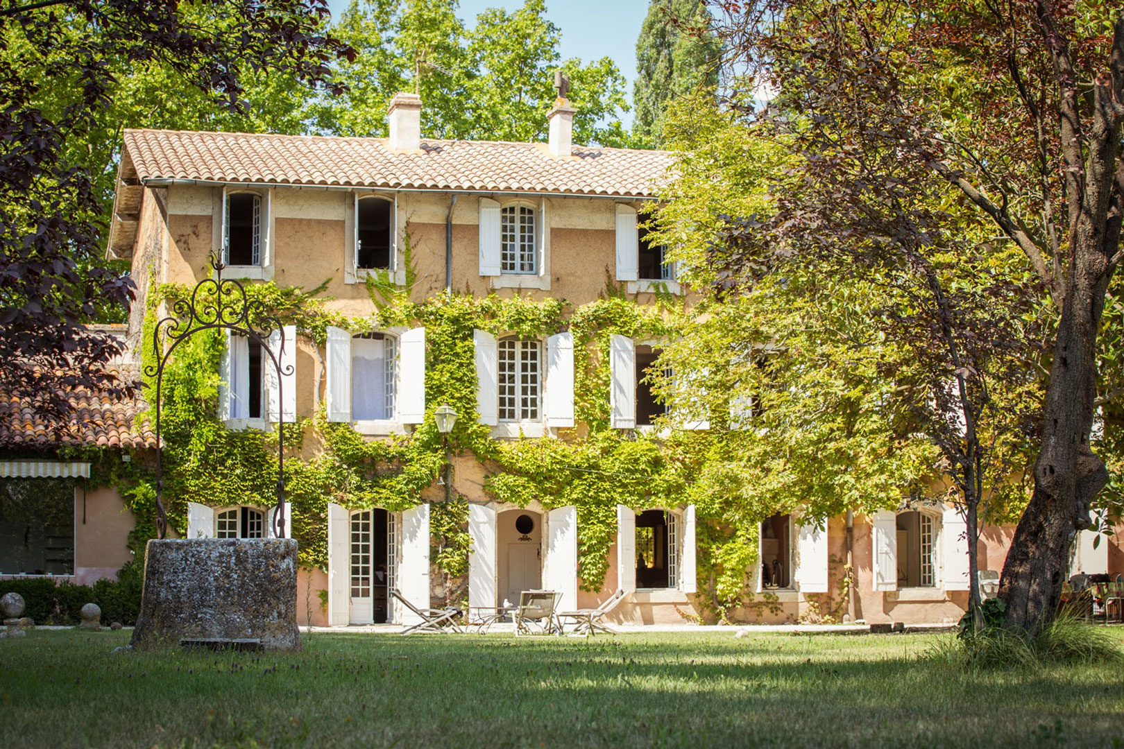 In Provence, an XVIII th Century Bastide at the Gates of Isle sur la Sorgue Available for Seasonal Rental – Fully Serviced