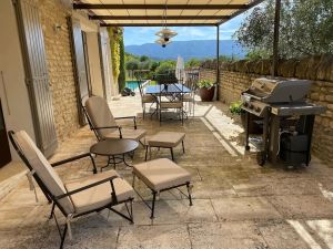 To rent in Gordes, a lovely summer holidays house, in stones,