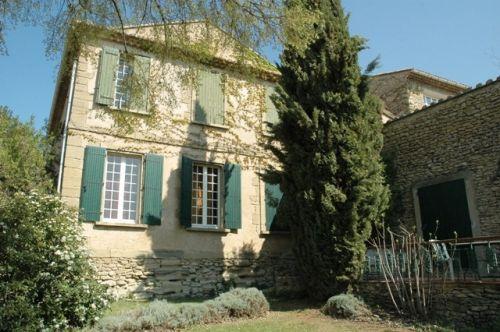 Close Luberon area, Mansion with outbuildings on a domain of 80 acres
