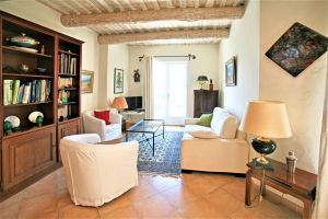 Summer rental, Luberon, in Gordes, stone house in a natural environment 