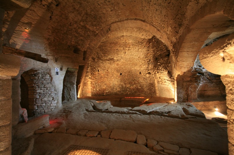 Les caves du palais saint firmin, en Luberon 