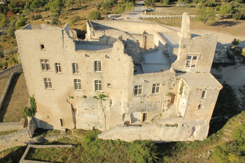 Le chateau de Lacoste, façade principale