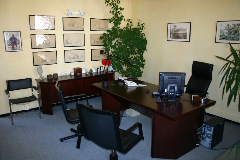 Bureau d'une agence immobilière en Luberon