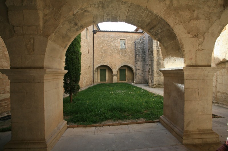 Le cloitre de l'Abbaye Saint-Hilaire de Ménerbes