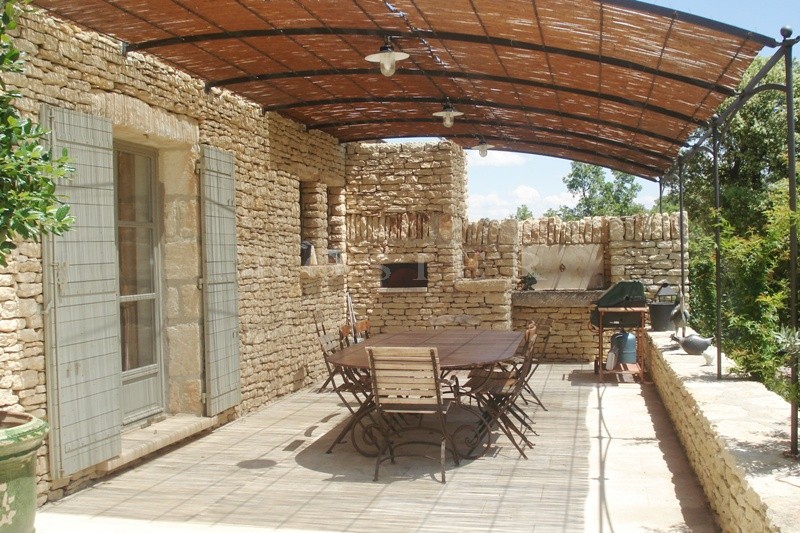 Location Location en Provence : Superbe maison en pierres à Gordes 