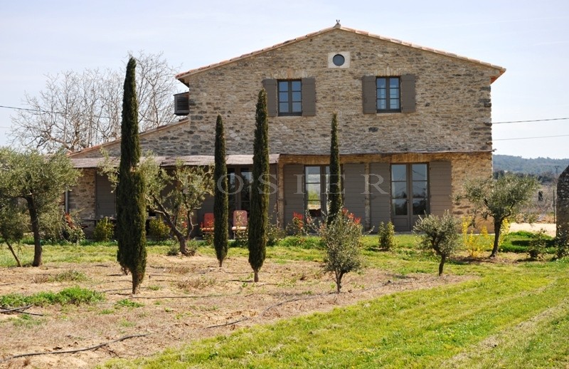 For lovely vacation, Gordes, charming farmhouse among vineyards
