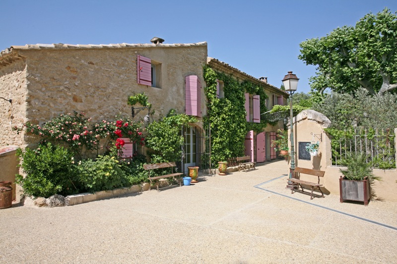 Vente Mas en Provence avec superbe parc de plus de 2,6 hectares, au pied du Luberon