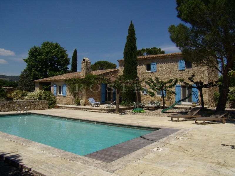 Stone-built house near Gordes with a swimming pool