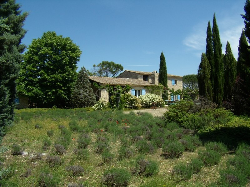 Stone-built house near Gordes with a swimming pool
