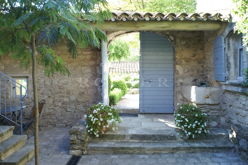 Luberon, for sale, exceptional private hamlet in the Luberon, 3 houses with pool on a park of 1,4 hectare
