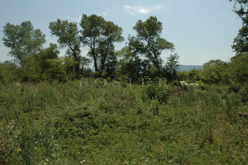 Building plot close to a hamlet in the Luberon