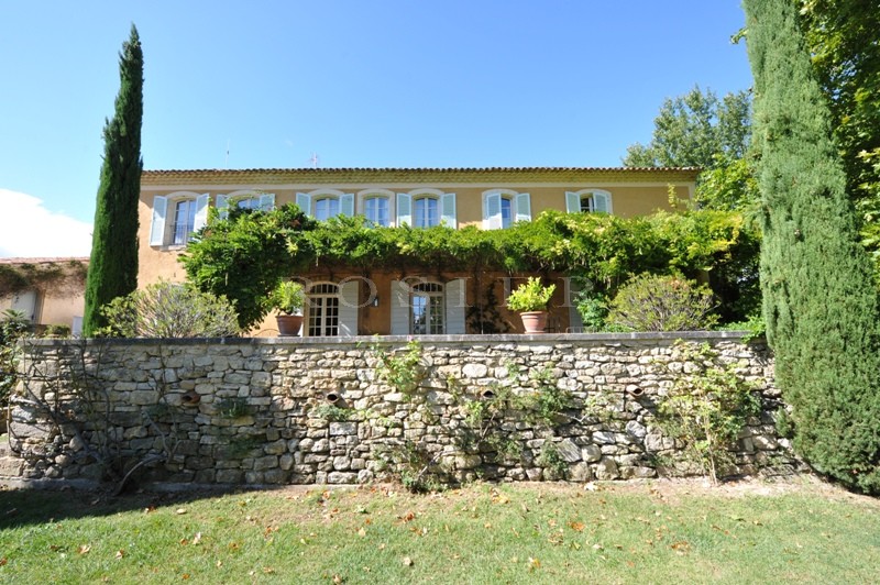 Outstanding property in Provence - Luberon between Ménerbes and Lacoste