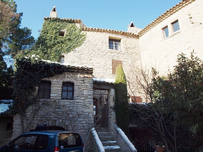 Vente Maison de village sur les vestiges d'un château provençal