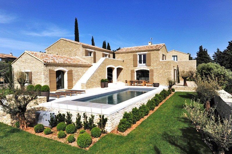 Vente A vendre,  Luberon, à Gordes, propriété contemporaine   aux prestations haut de gamme, avec jardin paysager, piscine et superbe vue