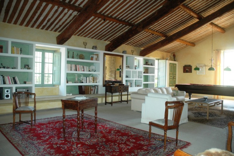 In the Regional Luberon's Park, restored farmhouse built during the 18th century.