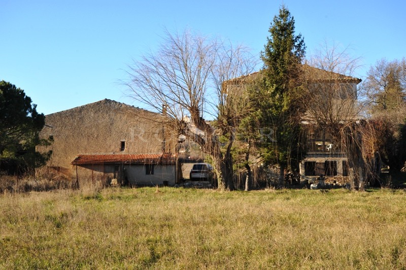 Vente Simiane la Rotonde, à vendre, ancienne ferme avec dépendances et bergerie sur plusieurs hectares de terrain
