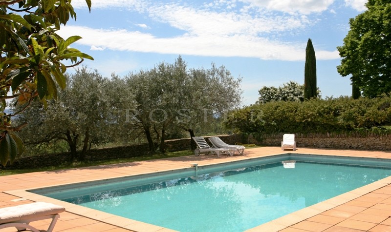 Vente A vendre, mas en provence avec parc et piscine, beaucoup de charme et vues agréables sur la vallée et le Luberon 