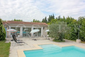 Grande maison avec jardin et piscine à vendre dans le Luberon