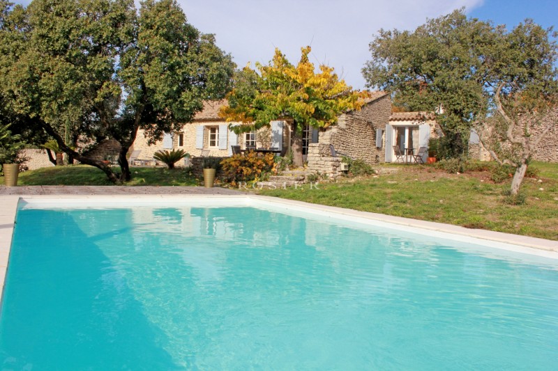 Maison avec piscine à vendre dans le Luberon