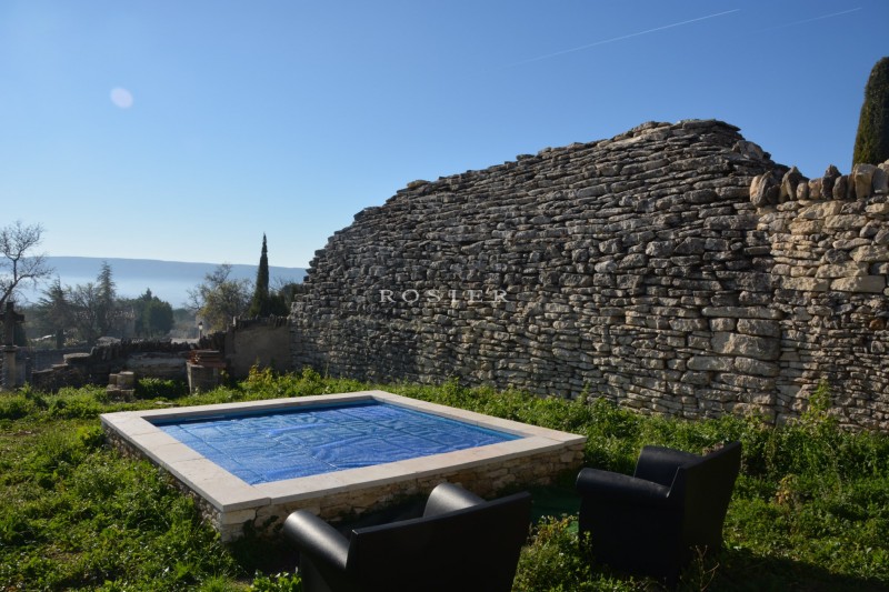 Maison en pierre avec vue à vendre en Provence