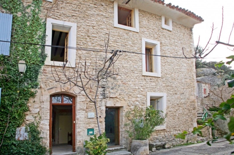 Close to Pernes les Fontaines, for sale, a lovely village house