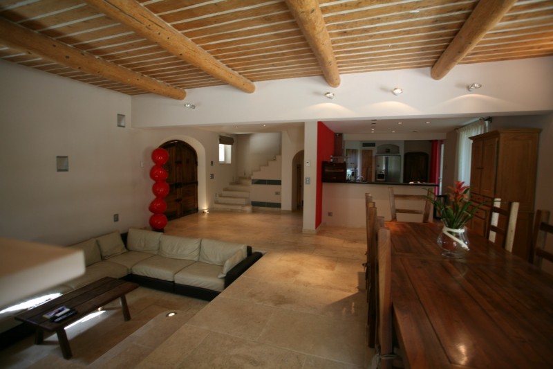 Southern Luberon, near Aix en Provence and just few minutes away from a village, contemporary property on 4 hectares