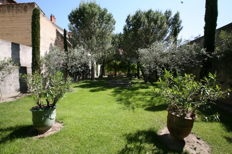Hôtel particulier de charme avec jardin à vendre en Provence