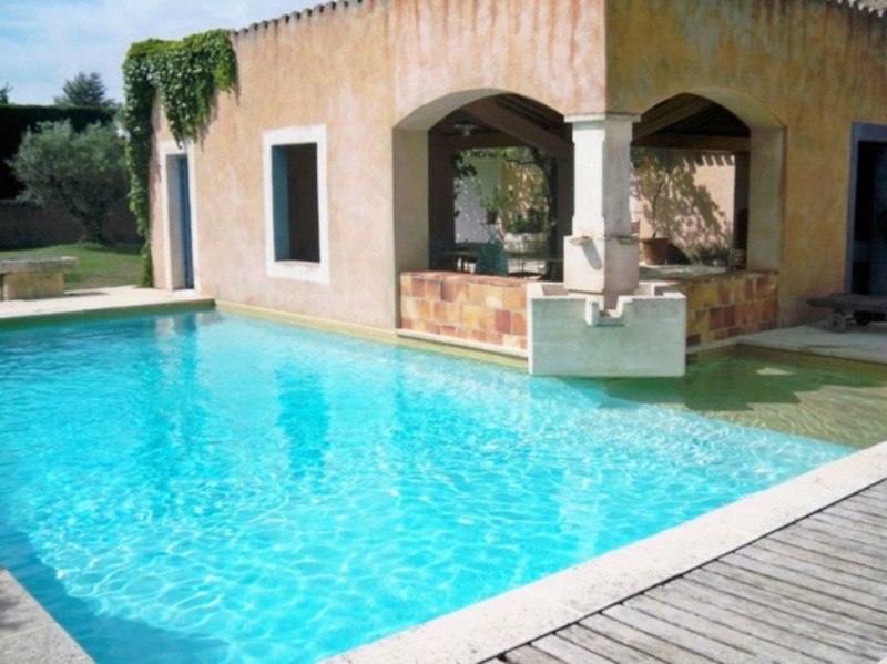 Maison contemporaine avec piscine et dépendances à vendre à Ménerbes en Luberon
