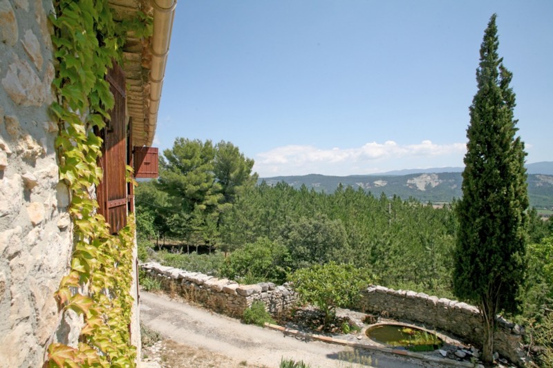 Shepherd house in an idyllic environment facing the Luberon for sale