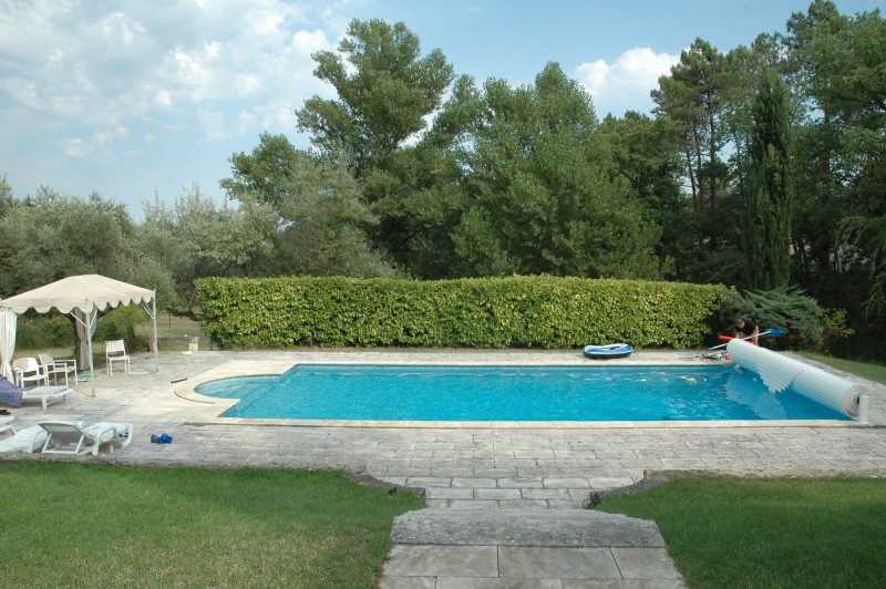 Maison spacieuse avec piscine à vendre en Luberon 