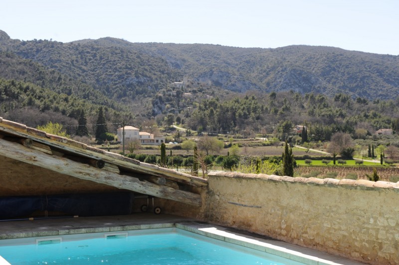 Ferme rénové avec piscine en Provence