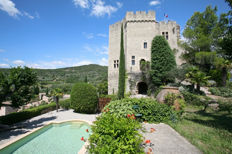 Donjon d'un ancien château en Provence à la vente