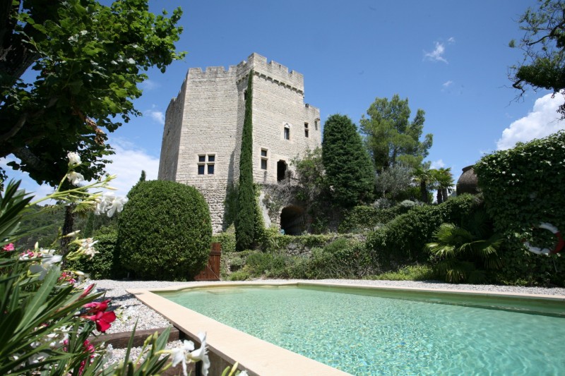 Donjon (demeure seigneuriale fortifiée) d'un ancien château en vente chez ROSIER en Provence