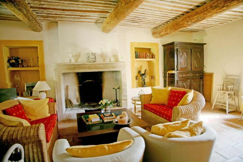 For sale, in Luberon, near a medieval village, exceptional property, on almost 9 hectares with swimming pool