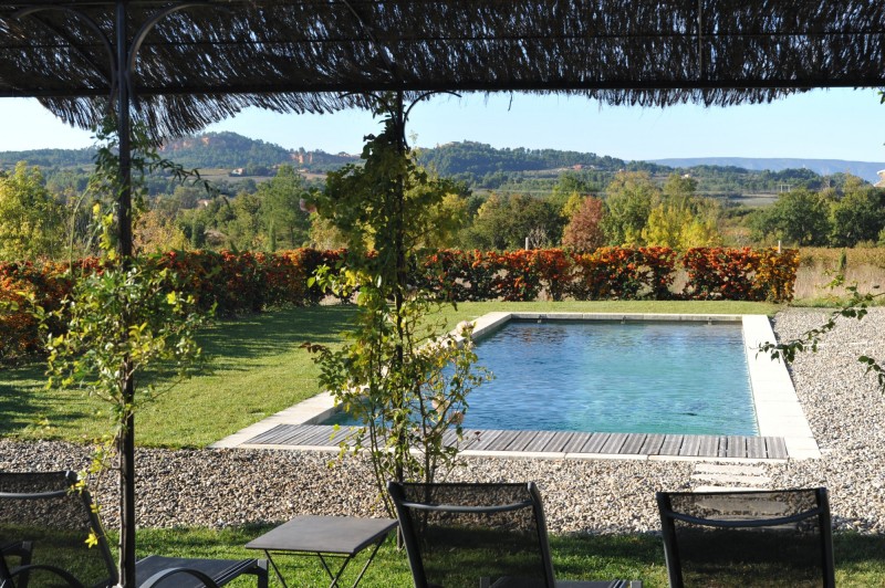 Vente A vendre à Roussillon, charmant mas rénové avec goût et piscine 