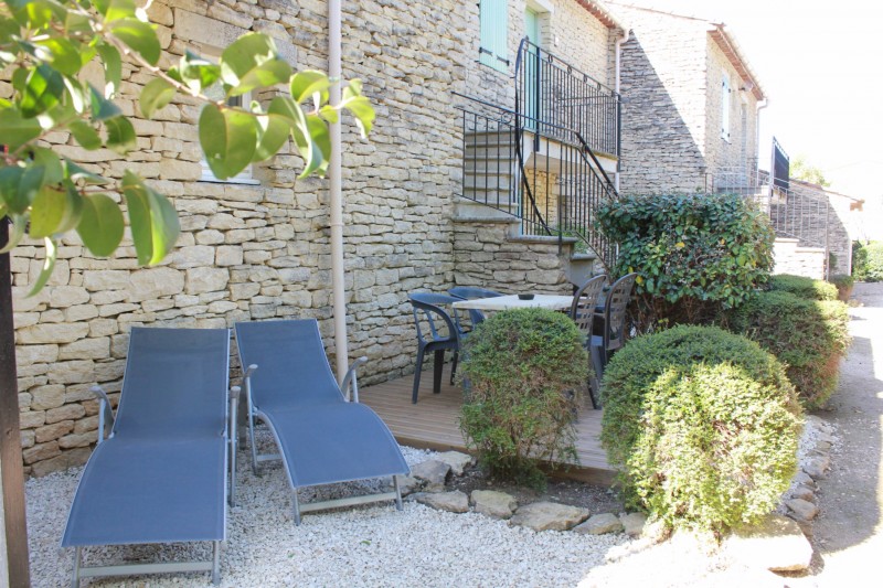 Secure apartment for sale in the heart of Gordes