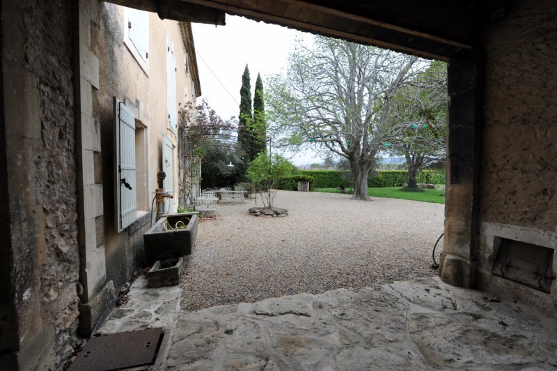 Large farmhouse with pool, landscaped park and outbuildings for sale in Luberon