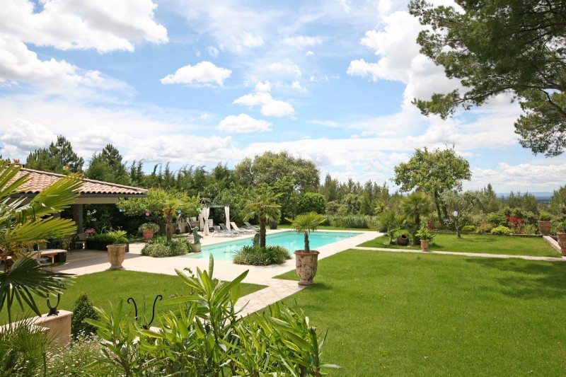 Propriété de prestige avec piscine en vente en Provence 