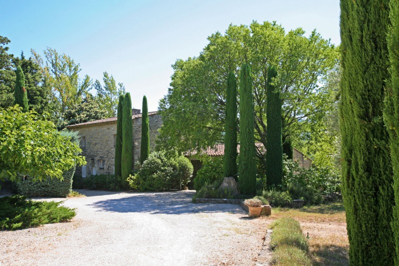 For sale in Luberon, architect designed mansion in a park of 9 hectares