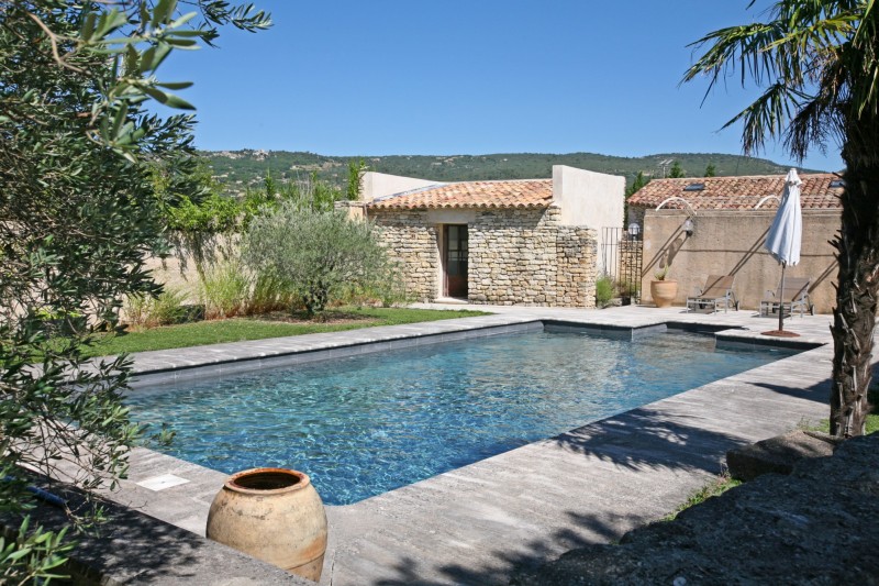 Maison de plain pied avec piscine à vendre en Provence
