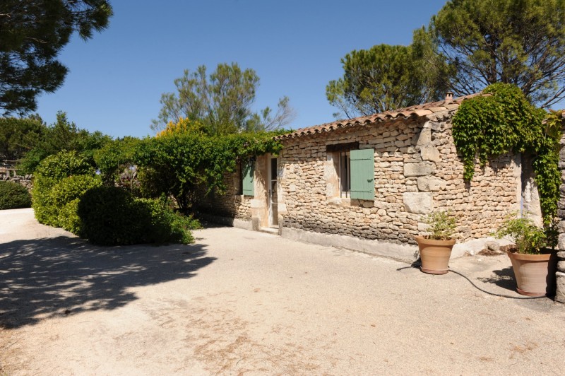 Stone house for sale in Provence