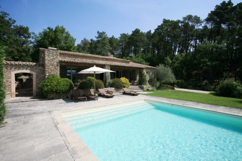 Maison avec piscine et tennis à vendre en Provence