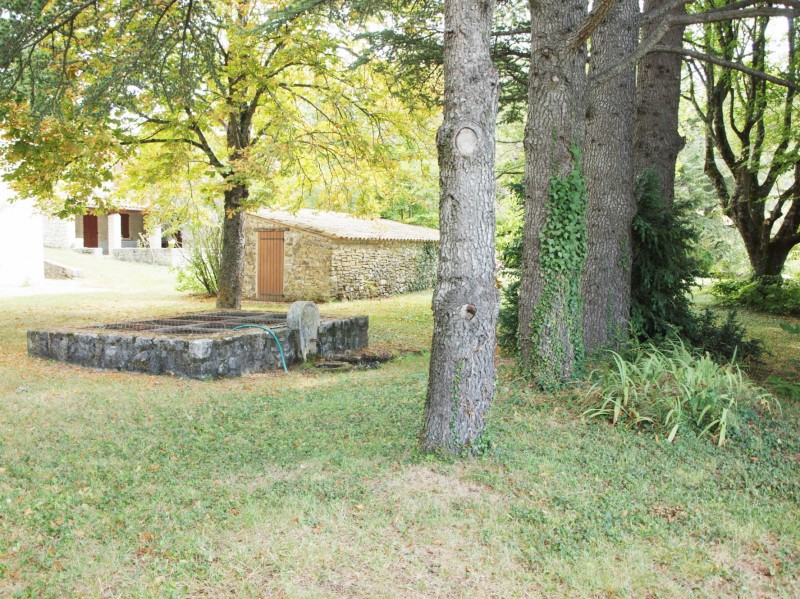 For sale, in the Pays de Sault, former mansion of the XVIIth century for sale, on a plot of land of more than 27 hectares