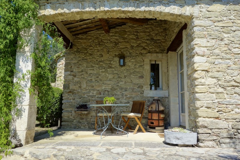Propriété en pierres à vendre en Provence