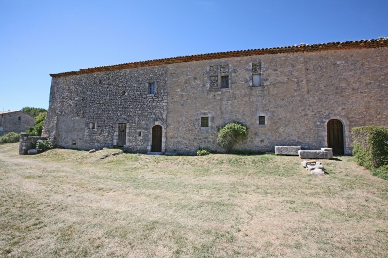 For sale, former XVth century fortified farm in the Luberon on 60 hectares of land