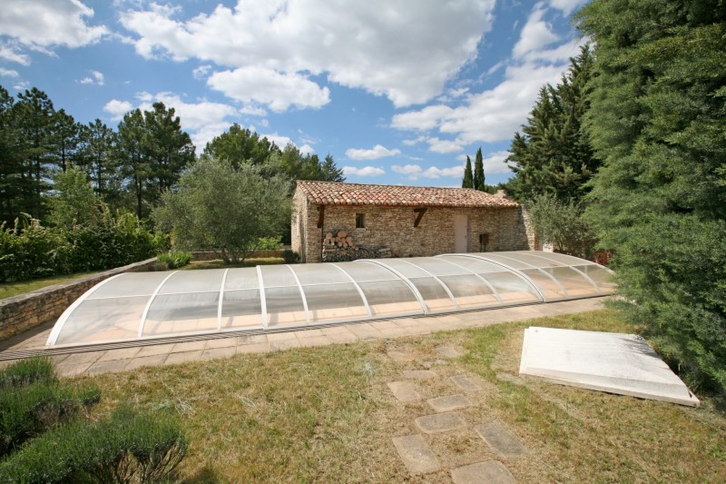 Maison en pierres avec piscine à vendre en Luberon