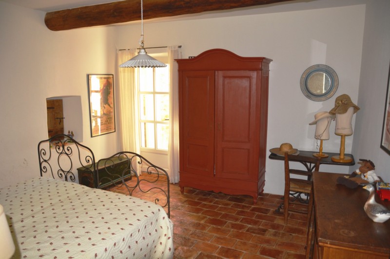 For sale in Gordes, superb XVIIIth century restored farmhouse on more than 2900 sqm